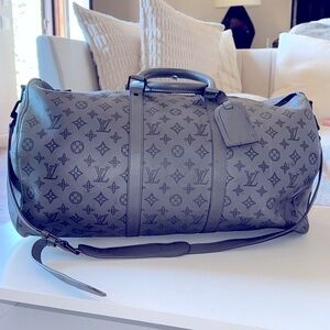 Louis Vuitton duffle grey large